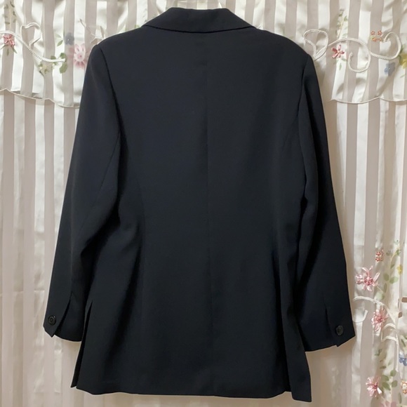 Sleek Black Jacket - Picture 5 of 5